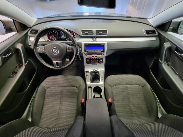 VOLKSWAGEN Passat 2011 Sedan Trendline 1,4 TSI 90 kW (122 hv) BlueMotion Technology