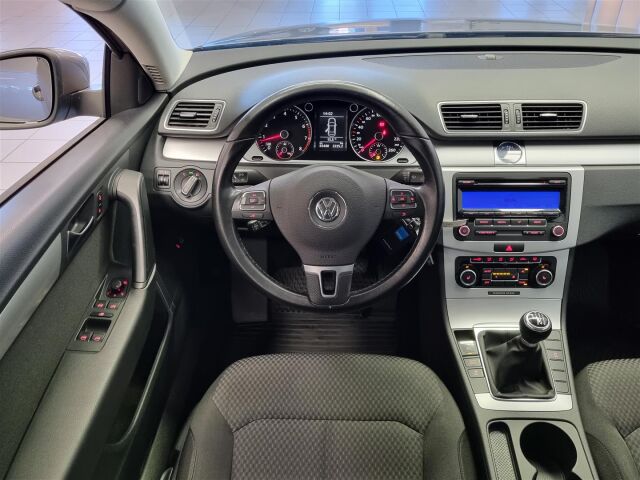 VOLKSWAGEN Passat 2011 Sedan Trendline 1,4 TSI 90 kW (122 hv) BlueMotion Technology