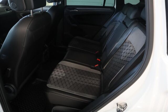 VOLKSWAGEN Tiguan 2022 R-Line 1,5 TSI 110 kW DSG-autom.