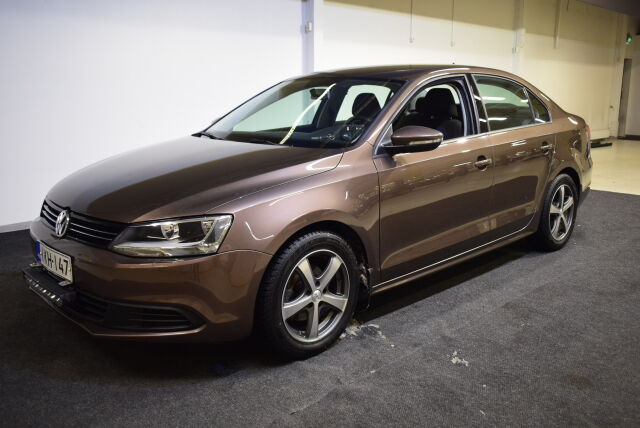 VOLKSWAGEN Jetta 2011 Comfortline 1,2 TSI 77 kW (105 hv) BlueMotion Technology
