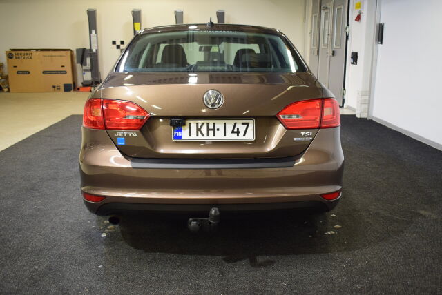 VOLKSWAGEN Jetta 2011 Comfortline 1,2 TSI 77 kW (105 hv) BlueMotion Technology