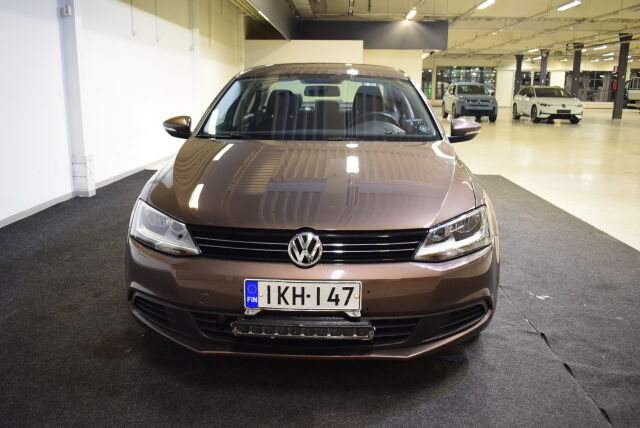 VOLKSWAGEN Jetta 2011 Comfortline 1,2 TSI 77 kW (105 hv) BlueMotion Technology