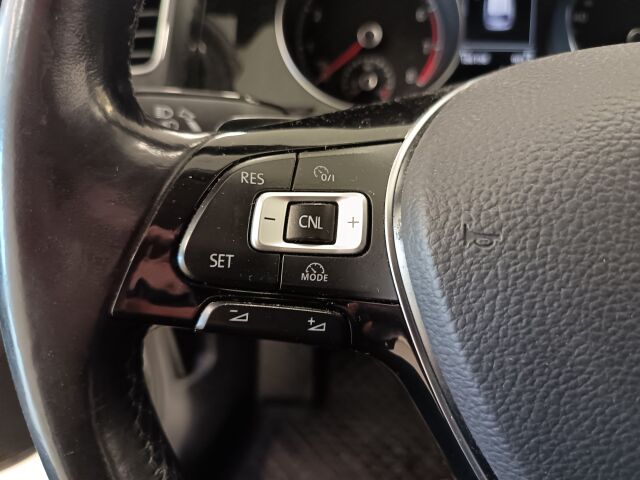VOLKSWAGEN Golf 2013 Variant Highline 1,4 TSI 90 kW (122 hv) Bm Technology DSG-aut. *SUOSIKKIFARKKU NYT SOPIVALLA RAHALLA