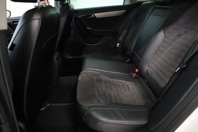 VOLKSWAGEN Passat 2014 Variant Highline 1,6 TDI 77 kW (105 hv) BlueMotion Technology DSG-automaatti