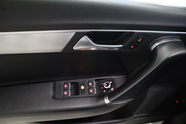 VOLKSWAGEN Passat 2014 Variant Highline 1,6 TDI 77 kW (105 hv) BlueMotion Technology DSG-automaatti