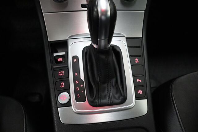 VOLKSWAGEN Passat 2014 Variant Highline 1,6 TDI 77 kW (105 hv) BlueMotion Technology DSG-automaatti