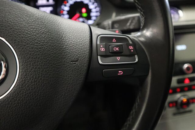 VOLKSWAGEN Passat 2014 Variant Highline 1,6 TDI 77 kW (105 hv) BlueMotion Technology DSG-automaatti
