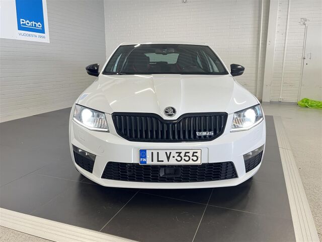 SKODA Octavia 2015 2,0 TDI RS, vähän ajettu yksilö!