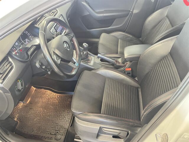 SKODA Octavia 2015 2,0 TDI RS, vähän ajettu yksilö!