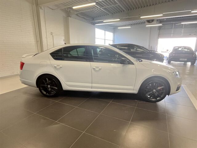 SKODA Octavia 2015 2,0 TDI RS, vähän ajettu yksilö!