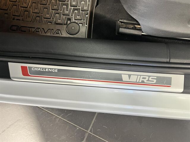 SKODA Octavia 2015 2,0 TDI RS, vähän ajettu yksilö!