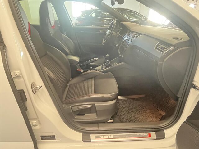 SKODA Octavia 2015 2,0 TDI RS, vähän ajettu yksilö!