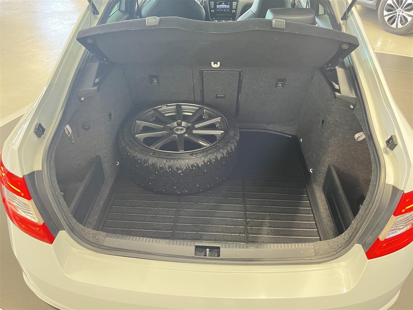 Skoda Octavia 2,0 TDI RS 2015, kuva 5/21