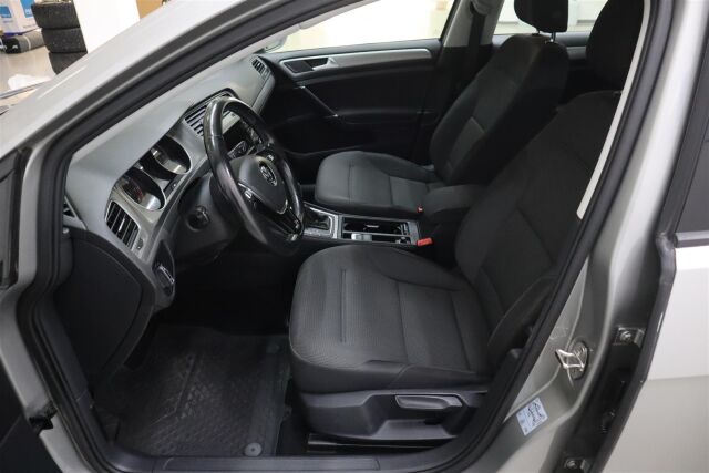 VOLKSWAGEN Golf 2015 Variant Comfortline Edition 40 1,2 TSI 77 kW (105 hv) BMT DSG-automaatti
