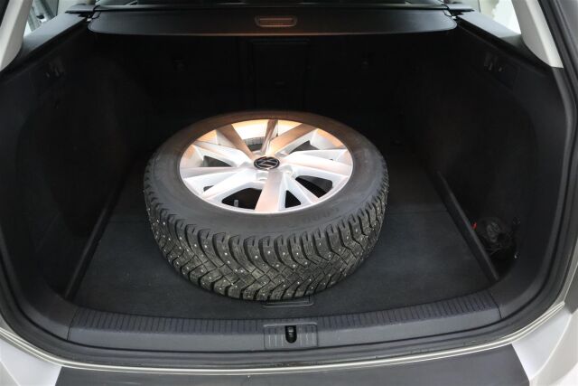 VOLKSWAGEN Golf 2015 Variant Comfortline Edition 40 1,2 TSI 77 kW (105 hv) BMT DSG-automaatti