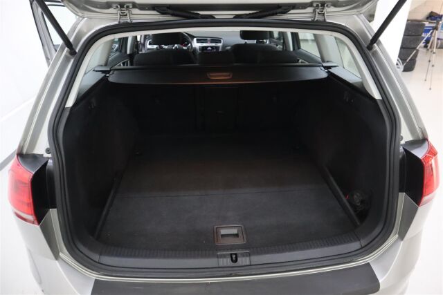 VOLKSWAGEN Golf 2015 Variant Comfortline Edition 40 1,2 TSI 77 kW (105 hv) BMT DSG-automaatti