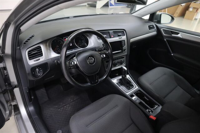 VOLKSWAGEN Golf 2015 Variant Comfortline Edition 40 1,2 TSI 77 kW (105 hv) BMT DSG-automaatti
