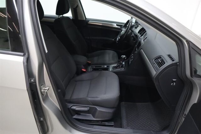 VOLKSWAGEN Golf 2015 Variant Comfortline Edition 40 1,2 TSI 77 kW (105 hv) BMT DSG-automaatti