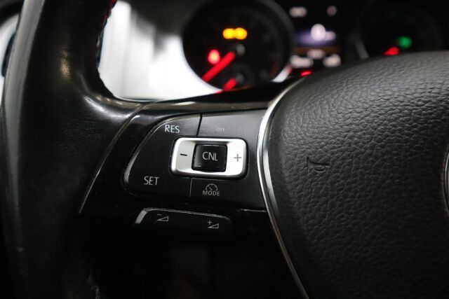 VOLKSWAGEN Golf 2015 Variant Comfortline Edition 40 1,2 TSI 77 kW (105 hv) BMT DSG-automaatti