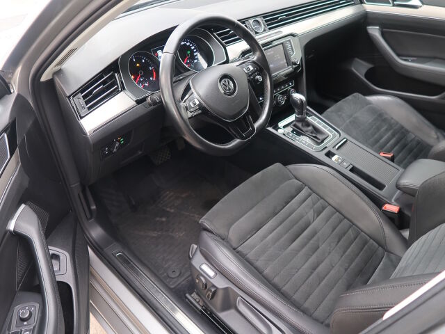 Volkswagen Passat 2015 Sedan Highline 2,0 TDI Biturbo 240 hv BMT 4MOTION DSG-automaatti