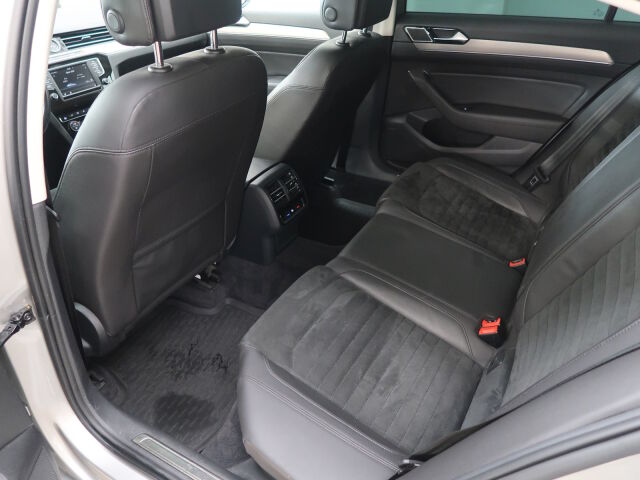 Volkswagen Passat 2015 Sedan Highline 2,0 TDI Biturbo 176 kW (240 hv) BMT 4MOTION DSG-automaatti