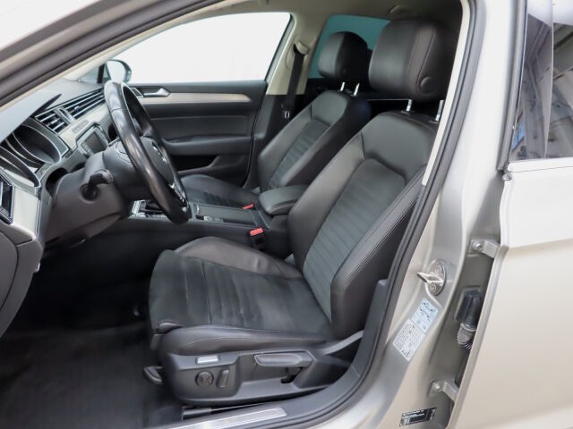 Volkswagen Passat 2015 Sedan Highline 2,0 TDI Biturbo 176 kW (240 hv) BMT 4MOTION DSG-automaatti