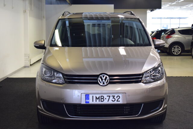 VOLKSWAGEN Touran 2015 Family Edition 1,4 TSI 103 kW (140 hv) DSG-automaatti* 1.om, 7-paikkainen*