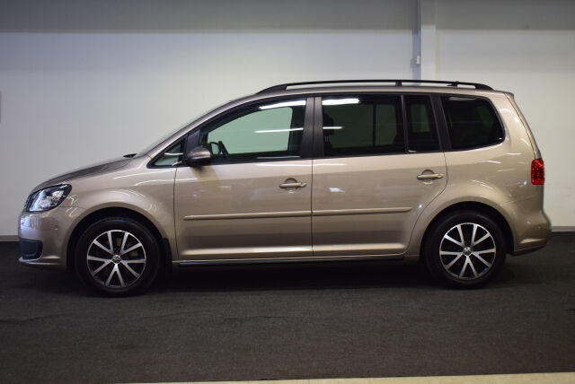 VOLKSWAGEN Touran 2015 Family Edition 1,4 TSI 103 kW (140 hv) DSG-automaatti* 1.om, 7-paikkainen*