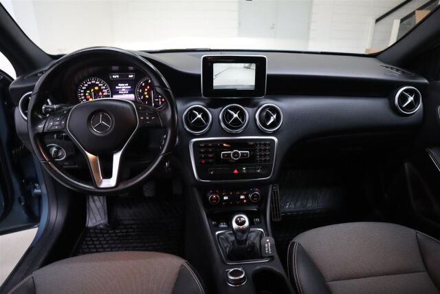 MERCEDES-BENZ A 2015 180 BE Premium Business