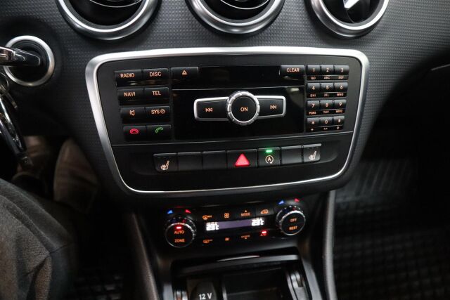 MERCEDES-BENZ A 2015 180 BE Premium Business