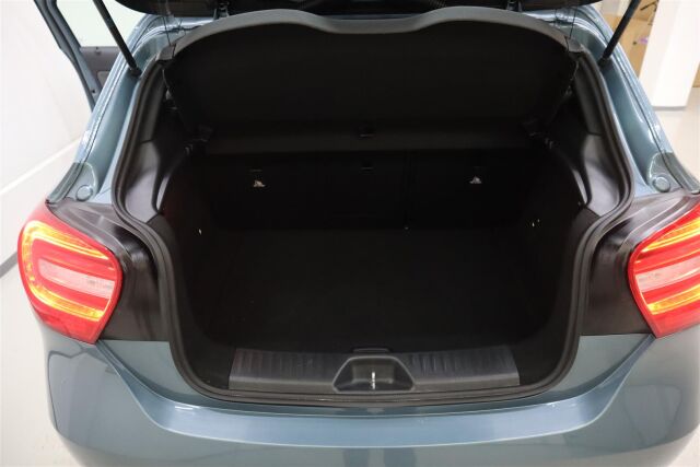 MERCEDES-BENZ A 2015 180 BE Premium Business