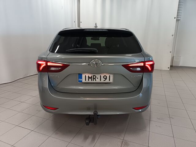 TOYOTA Avensis 2016 2,0 D-4D Active Touring Sports