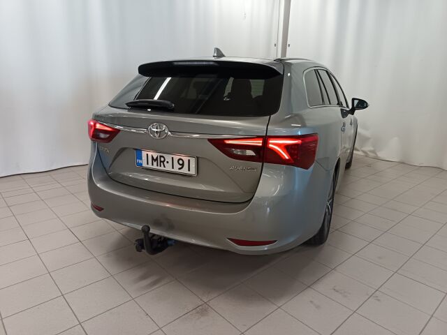 TOYOTA Avensis 2016 2,0 D-4D Active Touring Sports