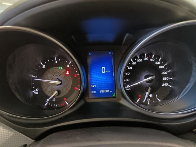 TOYOTA Avensis 2016 2,0 D-4D Active Touring Sports