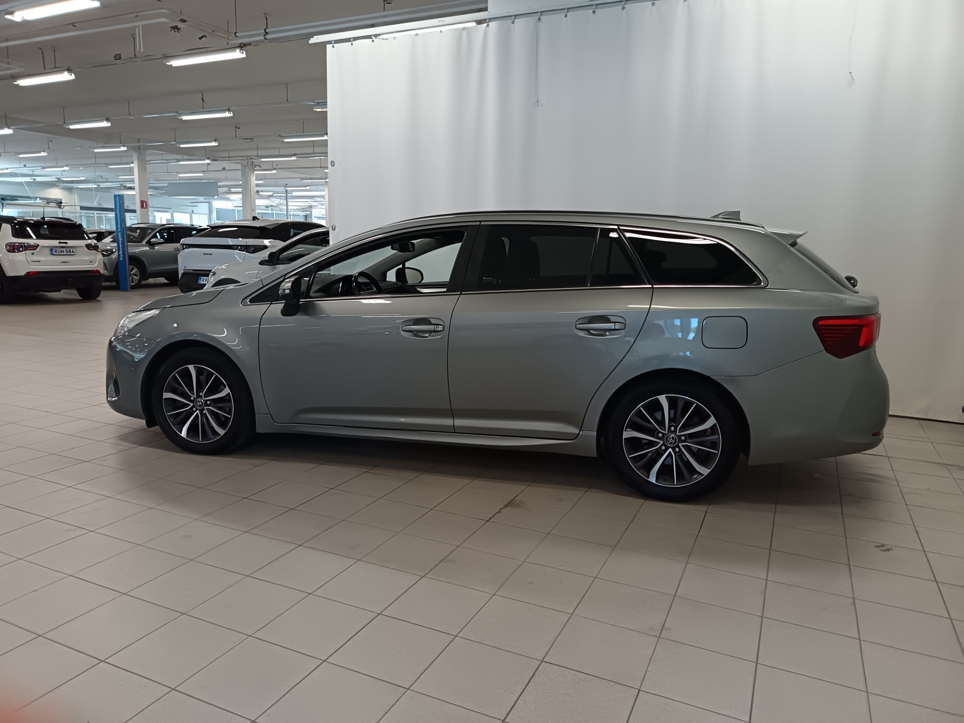 Toyota Avensis 2016, kuva 7/30