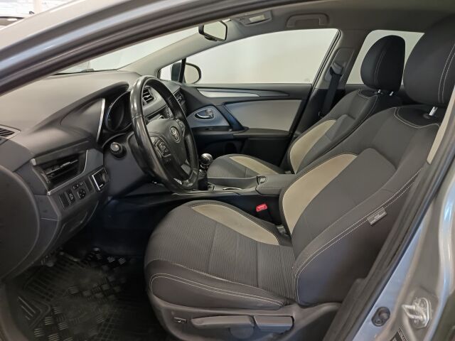 TOYOTA Avensis 2016 2,0 D-4D Active Touring Sports