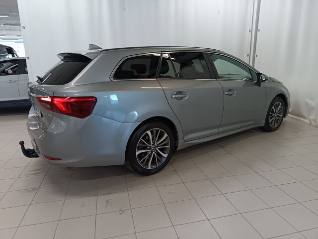 TOYOTA Avensis 2016 2,0 D-4D Active Touring Sports