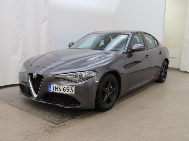 Alfa Romeo Giulia 2017 2,0 Bensiini 200hp AT8 Super