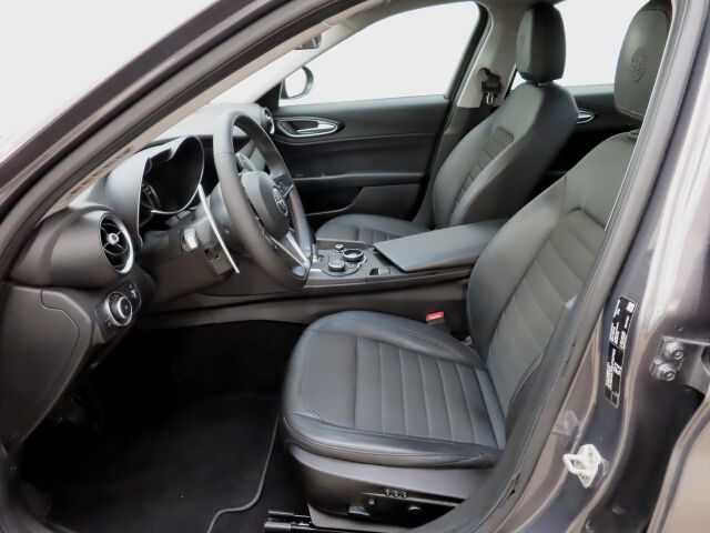 Alfa Romeo Giulia 2017 2,0 Bensiini 200hp AT8 Super