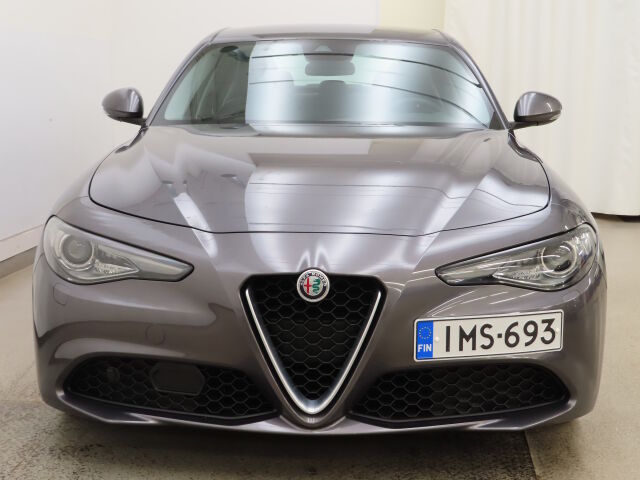 Alfa Romeo Giulia 2017 2,0 Bensiini 200hp AT8 Super