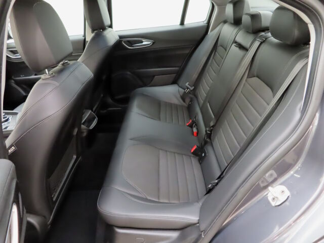 Alfa Romeo Giulia 2017 2,0 Bensiini 200hp AT8 Super