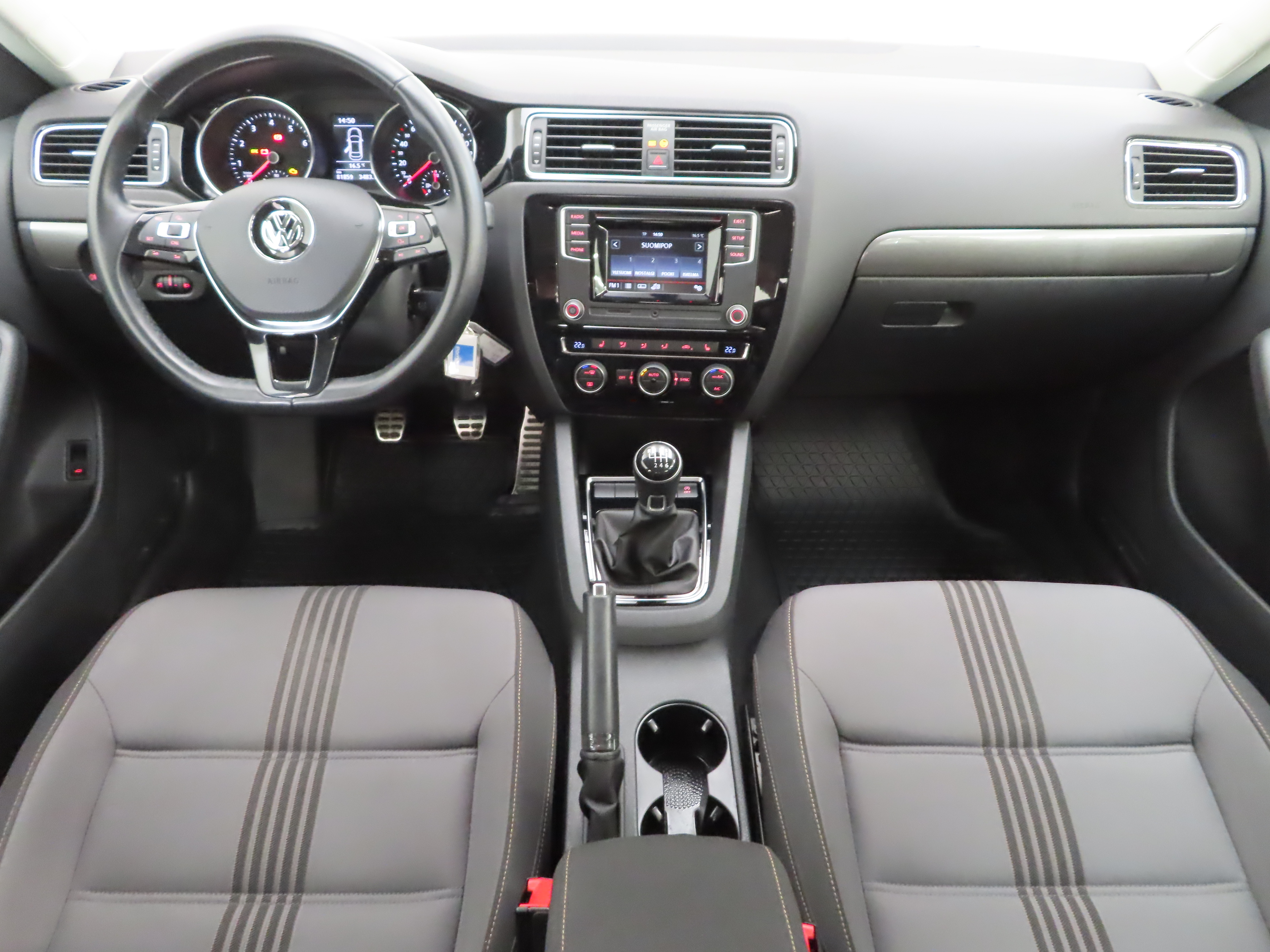 Volkswagen Jetta 2016, kuva 6/9