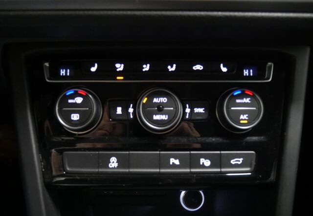 VOLKSWAGEN Touran 2016 Comfortline 1,4 TSI 110 kW (150 hv) DSG-automaatti