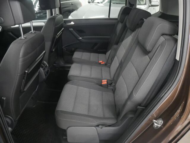 VOLKSWAGEN Touran 2016 Comfortline 1,4 TSI 110 kW (150 hv) DSG-automaatti