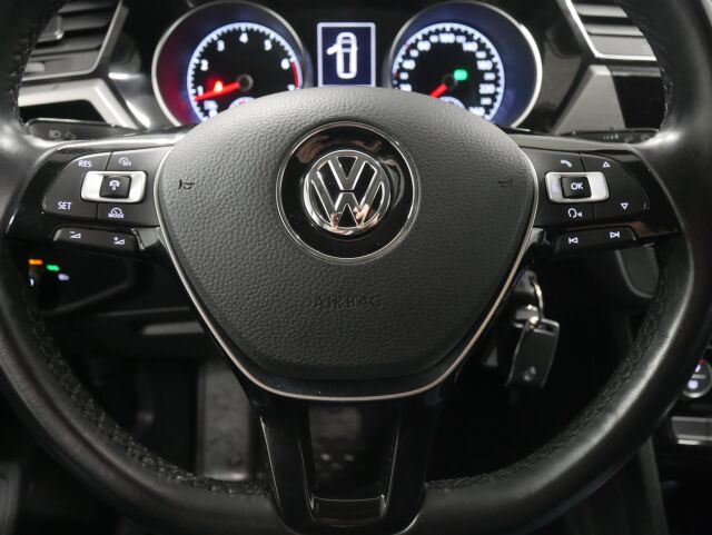 VOLKSWAGEN Touran 2016 Comfortline 1,4 TSI 110 kW (150 hv) DSG-automaatti