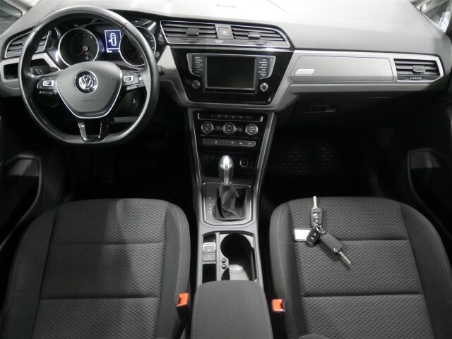 VOLKSWAGEN Touran 2016 Comfortline 1,4 TSI 110 kW (150 hv) DSG-automaatti