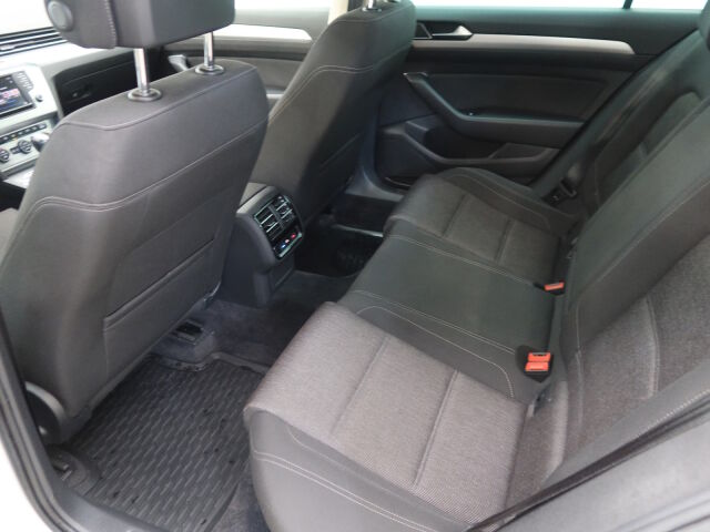 Volkswagen Passat 2016 Sedan Comfortline 1,4 TSI 92 kW (125 hv) DSG-automaatti