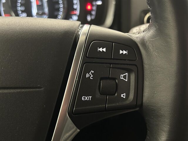 VOLVO V60 2018 D3 Business Classic Summum aut / Webasto / Navi / Keyless Go / Nahkapenkit /