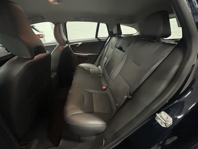 VOLVO V60 2018 D3 Business Classic Summum aut / Webasto / Navi / Keyless Go / Nahkapenkit /