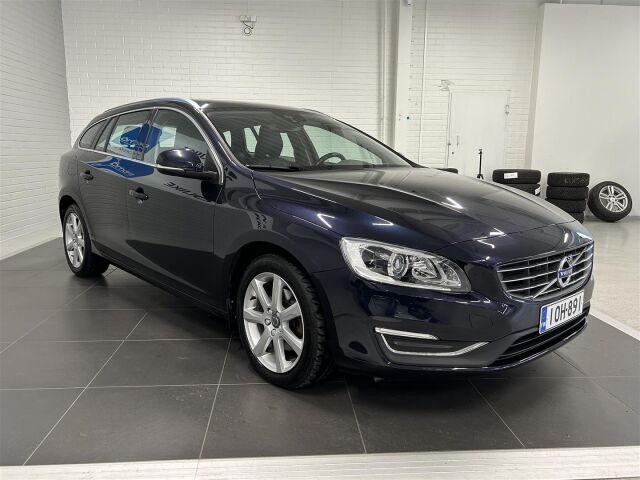 VOLVO V60 2018 D3 Business Classic Summum aut / Webasto / Navi / Keyless Go / Nahkapenkit /